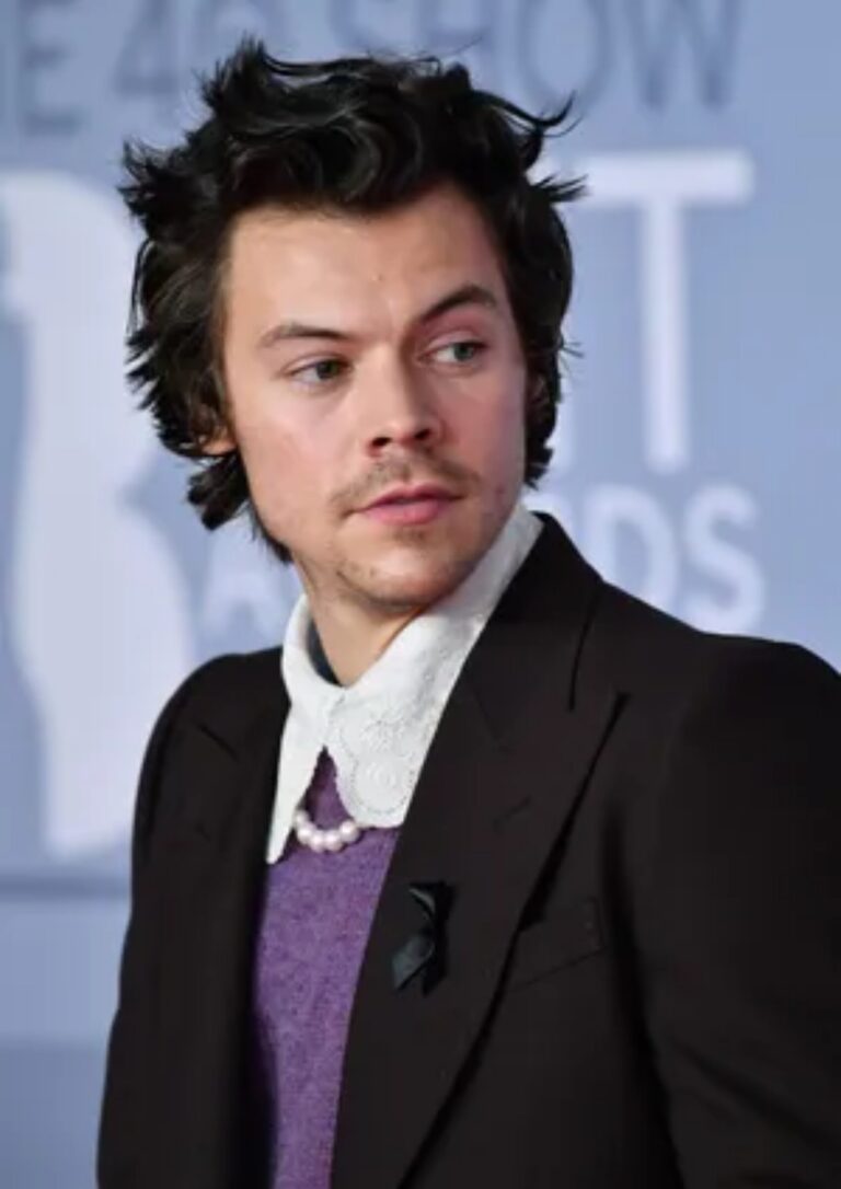 English-singer-songwriter-actor-Harry-Styles-2020